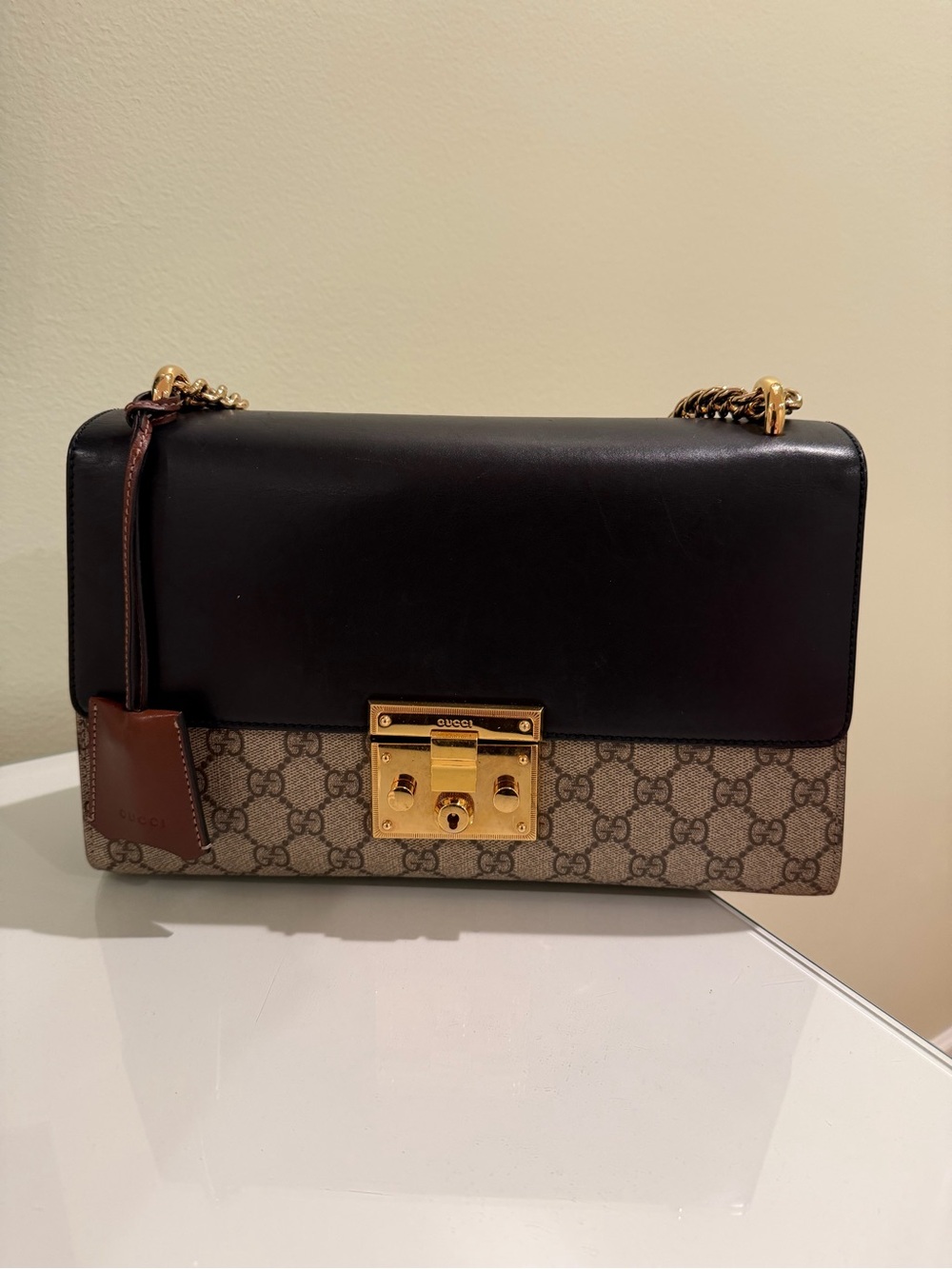 Gucci Black Leather & Beige GG Supreme Shoulder Bag with Gold Hardware
